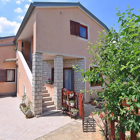 Local Family A1 * Fažana