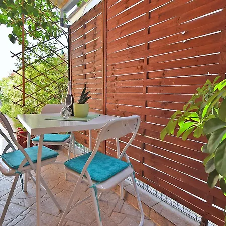 Apartman Local Family A1 *