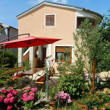 Local Family A1 Apartman *