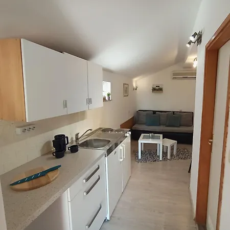 Local Family A1 Apartman Fažana